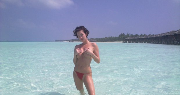 Modelka Dominika Mesarošová se celé dny vyhřívala na pláži