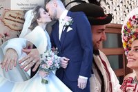 Svatební den Dominiky Staré: Lupínky růží, písnička z Popelky, kroj a zvláštní svatební dar od manžela!