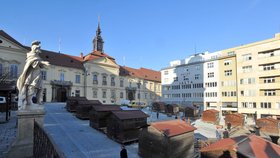 V Brně 14. listopadu 2018 otevřeli po rekonstrukci za 73,5 milionu korun Dominikánské náměstí. Zmizelo z něj téměř 50 parkovacích míst, naopak se objevily stromy.
