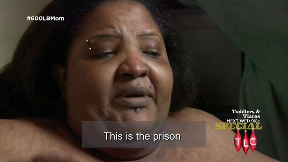 Nešťastná Dominique byla kvůli své nadváze téměř 20 let uvězněná ve svém bytě.