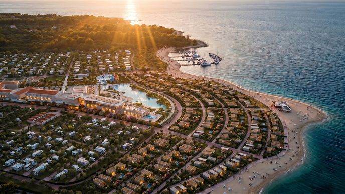 Domoplan postaví největší prázdninový resort na chorvatském ostrově Pag. Investuje čtyři miliardy Domoplan postaví největší prázdninový resort na chorvatském ostrově Pag. Investuje čtyři miliardy