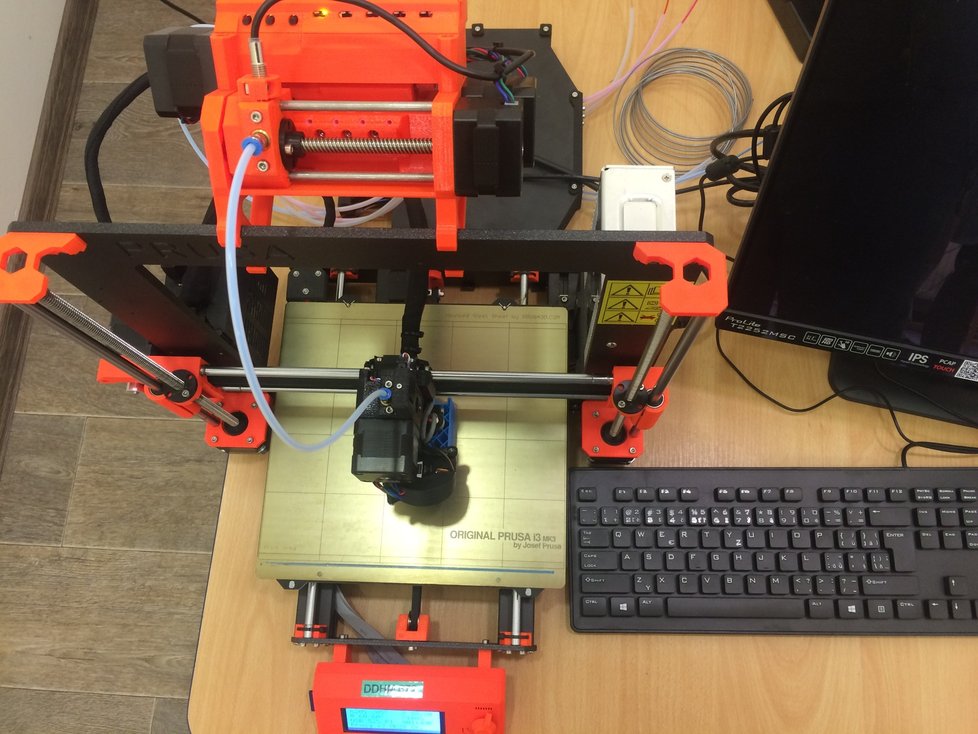 Jedna z pomyslných třešniček polytechnického hnízda v DDM Praha 9 jsou 3D tiskárny.