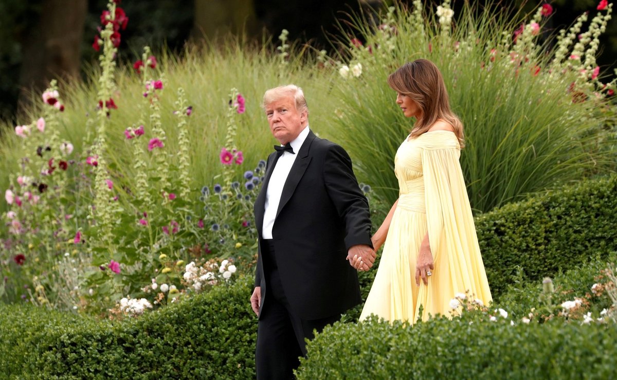 Donald Trump a Melania Trumpová na návštěvě Velké Británie. Setkali se s premiérkou Theresou Mayovou a jejím manželem Philipem 12.7. 2018