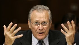 Někdejší americký ministr obrany Donald Rumsfeld zemřel.