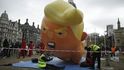 Aktivisté v Londyně uspořádali demostraci proti americkému prezidentovi Donaldu Trumpovi