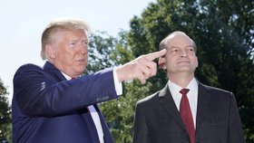 Americký ministr práce Alexander Acosta minulý týden ohlásil demisi. Rozhodl se tak po kritice, jíž čelí kvůli řešení případu magnáta Jeffreyho Epsteina v době svého působení na Floridě (12. 7. 2019)