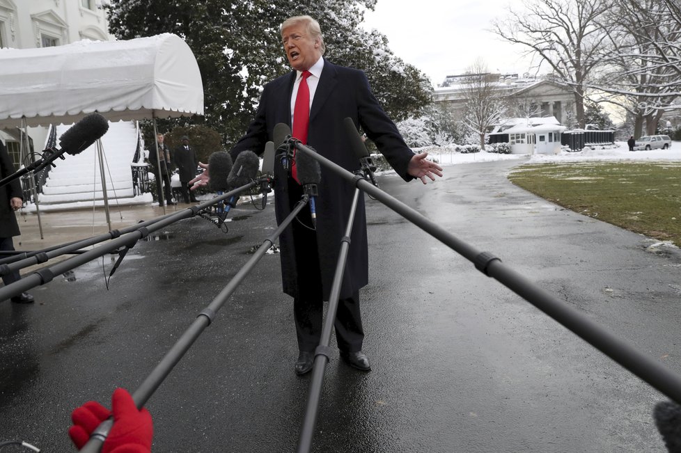 Americký prezident Donald Trump před odletem do New Orleans (14.1 2019)