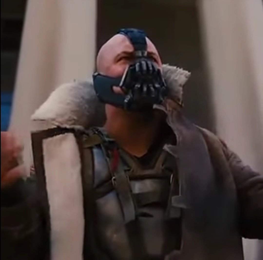 Tom Hardy jako superpadouch Bane.