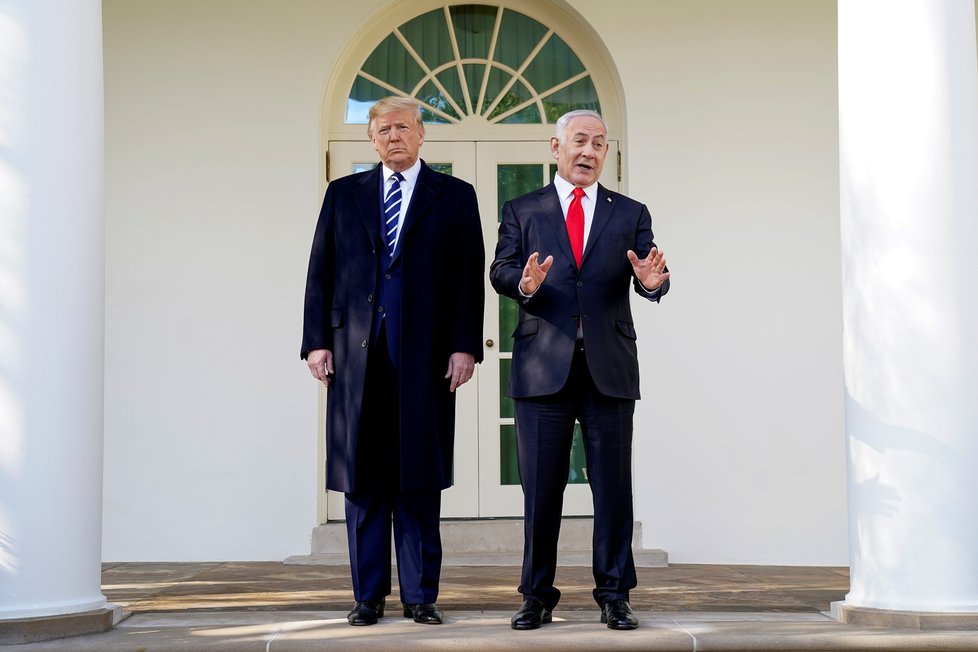 Trump ve Washingtonu probíral s izraelským premiérem Benjaminem Netanjahuem plán pro Blízký východ, týkající se uspořádání mezi Izraelem a Palestinou (28.1.2020)