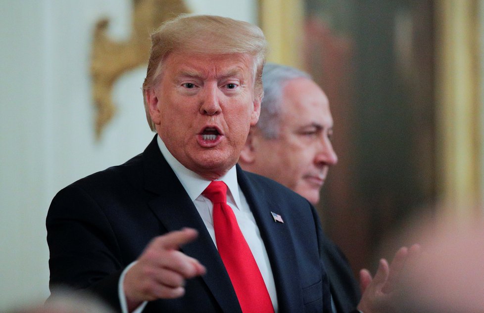 Trump ve Washingtonu probíral s izraelským premiérem Benjaminem Netanjahuem plán pro Blízký východ, týkající se uspořádání mezi Izraelem a Palestinou (28.1.2020)