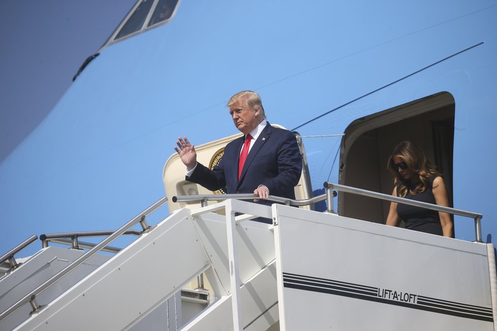 Prezident USA Donald Trump se vydal na místo střelby do Daytonu ve státě Ohio