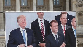 Vojenská přehlídka v Paříži: Čestným hostem, který usedl vedle prezidenta Macrona, byl Donald Trump.