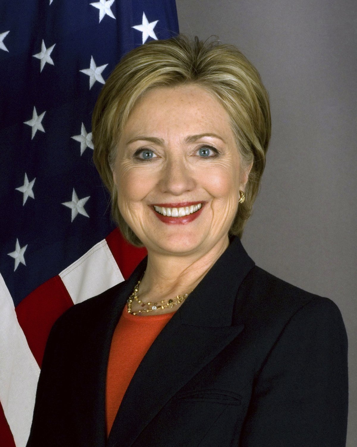 Hillary Clinton. 2016. Elegantní dáma sází na své charisma.