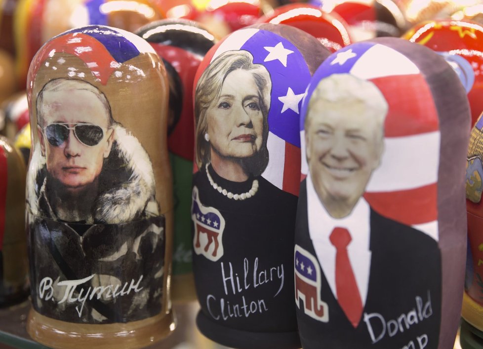 V Rusku při příležitosti amerických prezidentských voleb vyrobili speciální edici matrjošek.