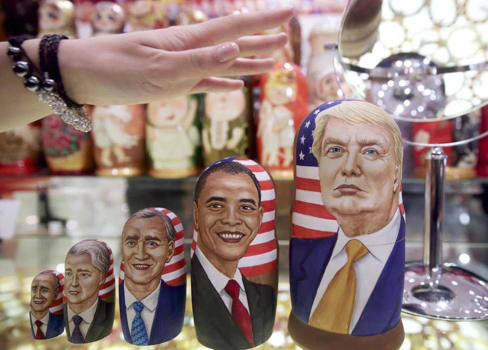 V Rusku při příležitosti amerických prezidentských voleb vyrobili speciální edici matrjošek.