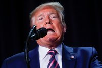 Trump odráží vtípky na oranžový obličej. A řekl, co může za nepřirozenou barvu