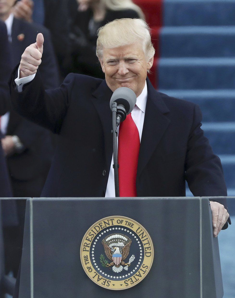 Donald Trump u řečnického pultu na svém inauguračním ceremoniálu