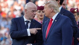 Infantino s Trumpem předávali medaile finalistům MS 2026 ve fotbale (červenec 2026).