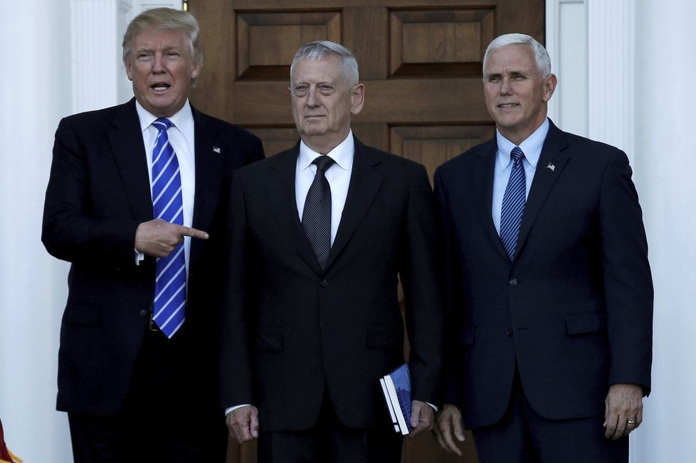 Donald Trump, James Mattis a Mike Pence