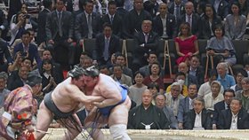 Prezidenta USA Donalda Trumpa pozvali i s manželkou v Japonsku na zápas v sumo