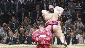 Prezidenta USA Donalda Trumpa pozvali i s manželkou v Japonsku na zápas v sumo