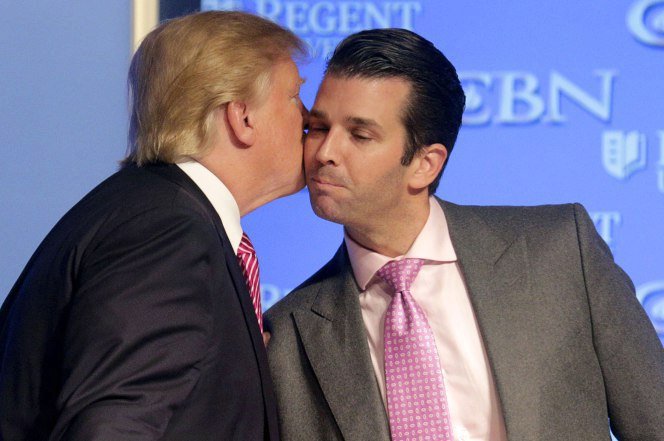 Donald Trump a jeho syn Donald jr. 