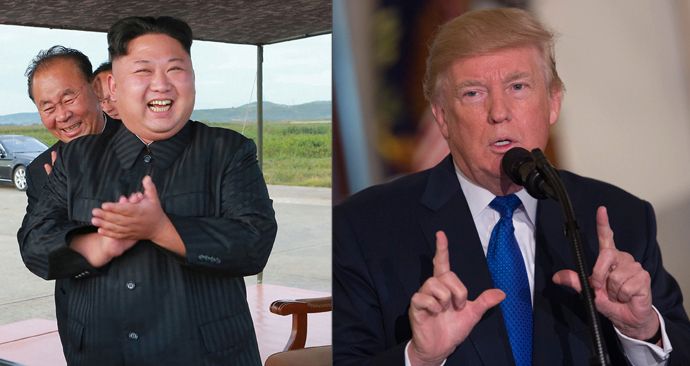 Mezi Trumpem a Kimem vládne trapné poměřování jaderných knoflíků.