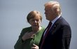 Trump po boku německé kancléřky Angely Merkel.