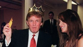 Developer Donald Trump s přítelkyní Melanií Knaussovou a hrou Monopoly (28. 10. 1999)