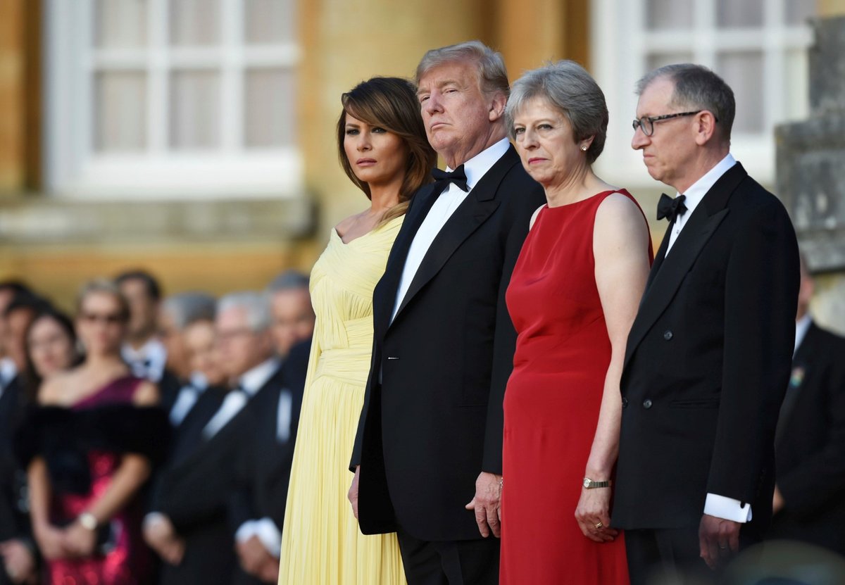 Donald Trump a Melania Trumpová na návštěvě Velké Británie. Setkali se s premiérkou Theresou Mayovou a jejím manželem Philipem 12.7. 2018