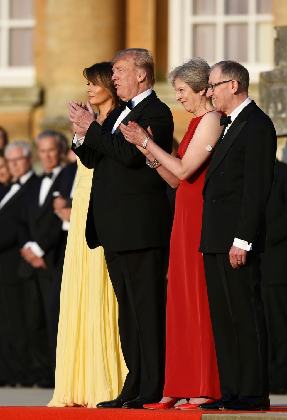 Donald Trump a Melania Trumpová na návštěvě Velké Británie. Setkali se s premiérkou Theresou Mayovou a jejím manželem Philipem 12.7. 2018