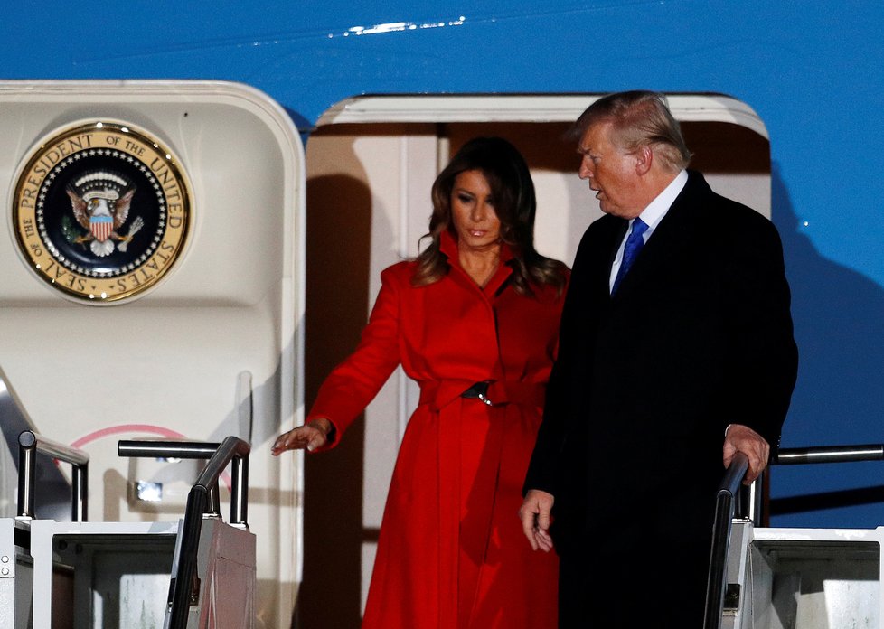 Přílet prezidenta USA Donalda Trumpa na summit NATO do Londýna. Doprovodila ho manželka Melania. (2.12.2019)