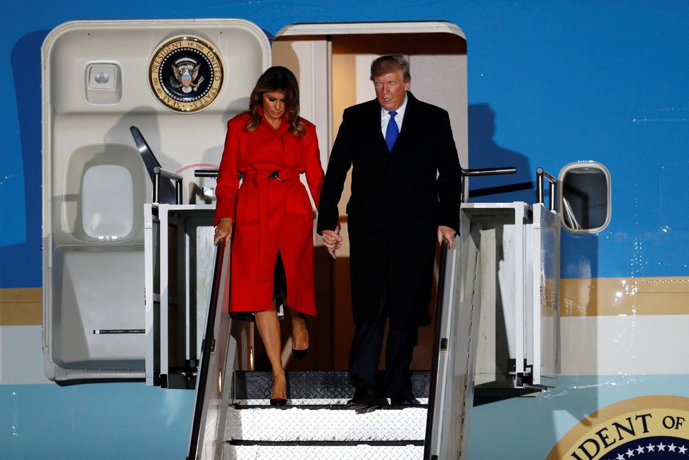 Přílet prezidenta USA Donalda Trumpa na summit NATO do Londýna. Doprovodila ho manželka Melania. (2.12.2019)