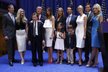 Donald Trump s rodinou: Rodinná karta mu má u voličů pomoci mírnit kontroverze