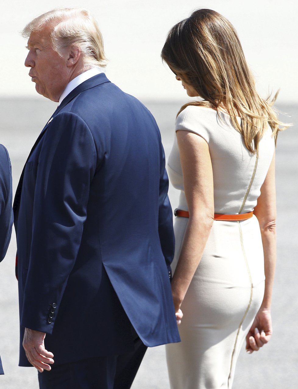 Prezident Trump s manželkou Melanií dorazil do Británie.