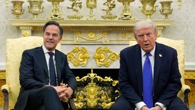 Generální tajemník NATO Mark Rutte v Oválné pracovně u Donalda Trumpa (22. 10. 2025)
