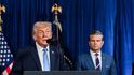 Donald Trump s ministrem obrany Petem Hegsethem (3. 1. 2026). Donald Trump s ministrem obrany Petem Hegsethem (3. 1. 2026).