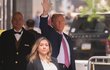 Exprezident Donald Trump u newyorského soudu (19.4.2024) Exprezident Donald Trump u newyorského soudu (19.4.2024)