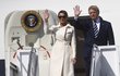 Prezident USA Trump s manželkou Melanií při příletu do Irska.