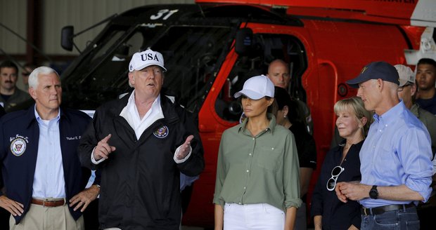 Trump přijel na Floridu poničenou hurikánem Irma. Slíbil větší pomoc a chválil úřady