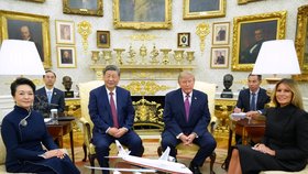 Trumpovi přivítali v Bílém domě Si Ťin-pchinga a jeho manželku (24.9.2026)