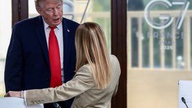 Donald Trump a italská premiérka Giorgia Meloniová na summitu G7 (červen 2026)