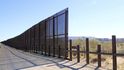 Dokud nebude postavena zeď mezi USA a Mexikem, budou hranice hlídat gardisté.