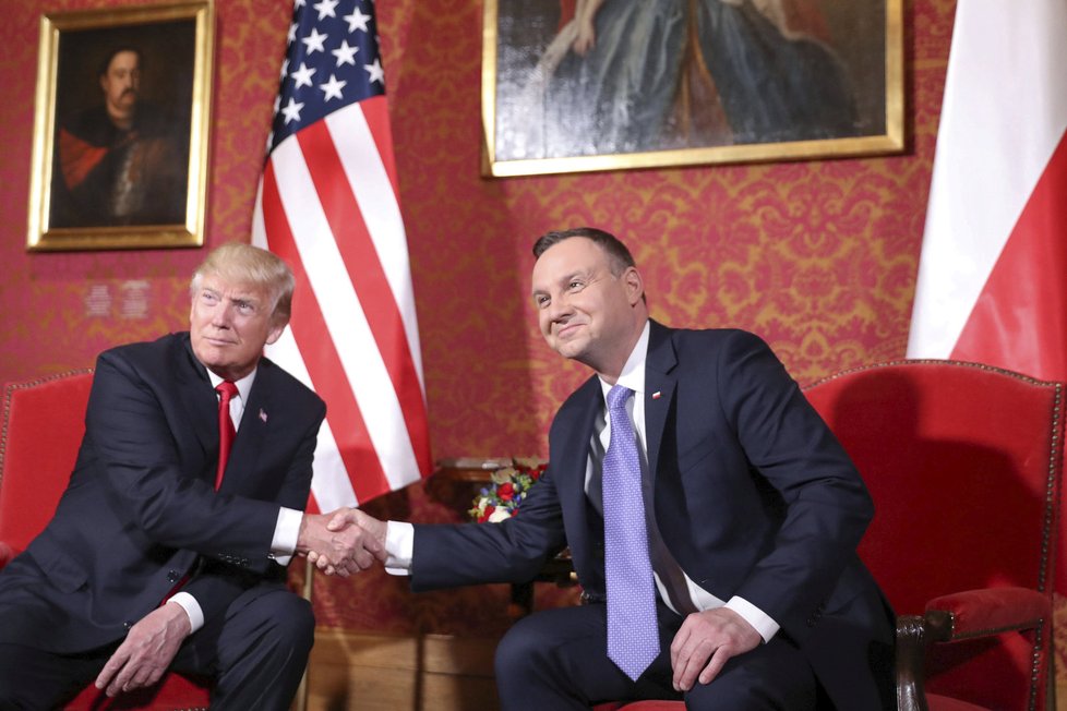 Trump ve Varšavě: S polským prezidentem Andrzejem Dudou