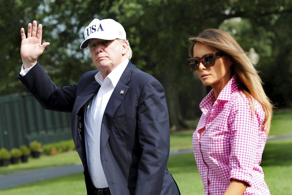 Melania Trumpová vypadá vedle svého manžela Donalda často nespokojeně a smutně