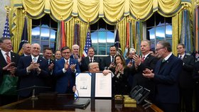 Trump podepsal konec shutdownu (12.11.2025)