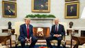 Donald Trump se poprvé od voleb vydal do Washingtonu, v Bílém domě ho přijal Joe Biden (13.11.2024) Donald Trump se poprvé od voleb vydal do Washingtonu, v Bílém domě ho přijal Joe Biden (13.11.2024)