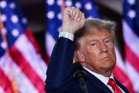Trump čelí další žalobě kvůli volebnímu spiknutí. S jeho kumpány je viní i z vydírání