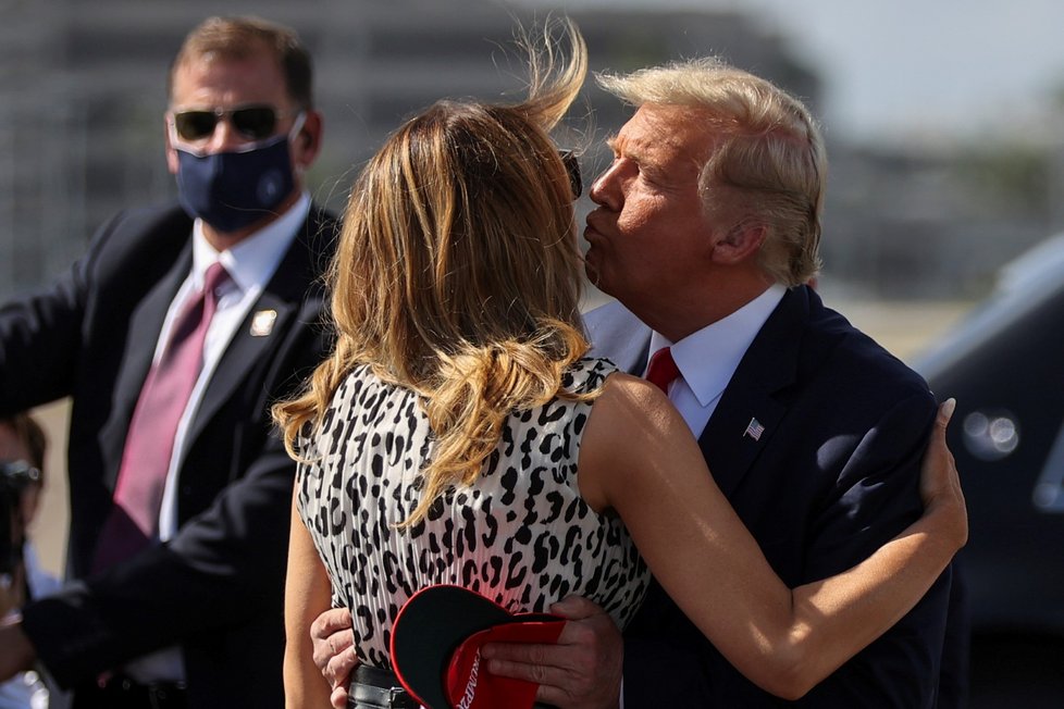 Předvolební mítink amerického prezidenta Donalda Trumpa s účastí první dámy Melanie ve floridské Tampě (29. 10. 2020)