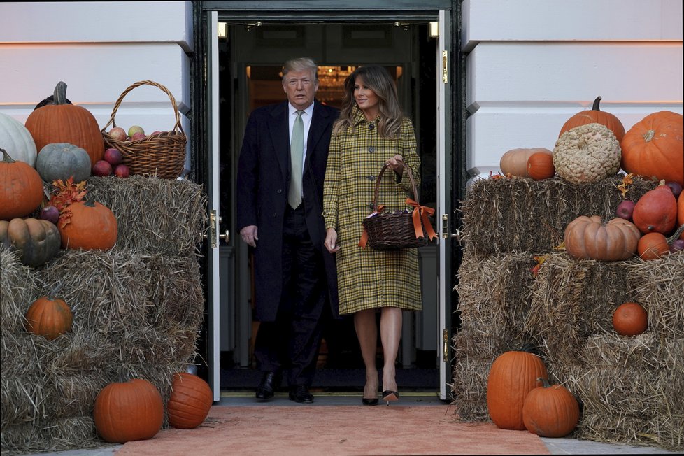 Americký prezident Donald Trump s manželkou pořádal halloweenskou akci pro děti.
